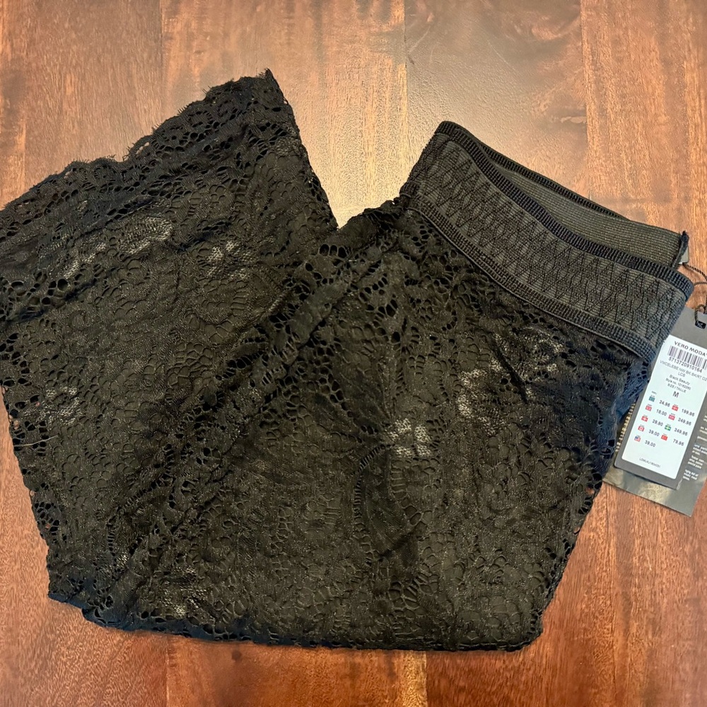 Vero Moda VMCELEBE Lace Skirt – Black Beauty (Size M, NWT)